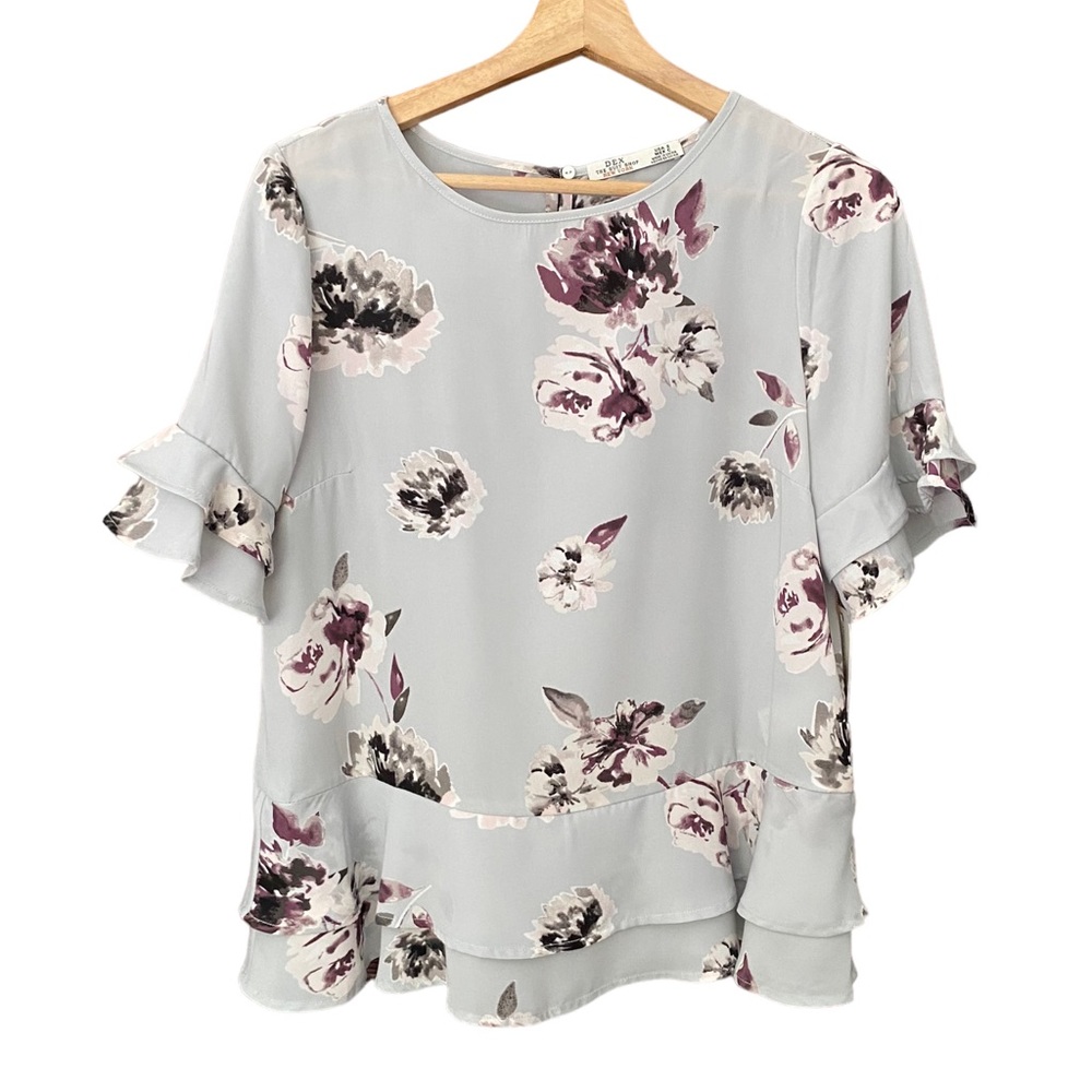 DEX NWT Floral Short Ruffle Sleeve Blouse, Grey with Purple, Size Small